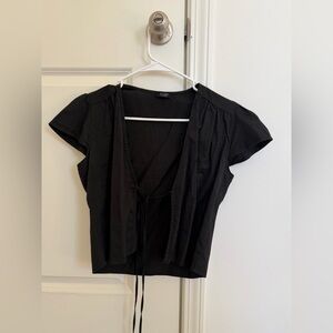 Black Short Sleeve Top
Not sure what size but either S or XS